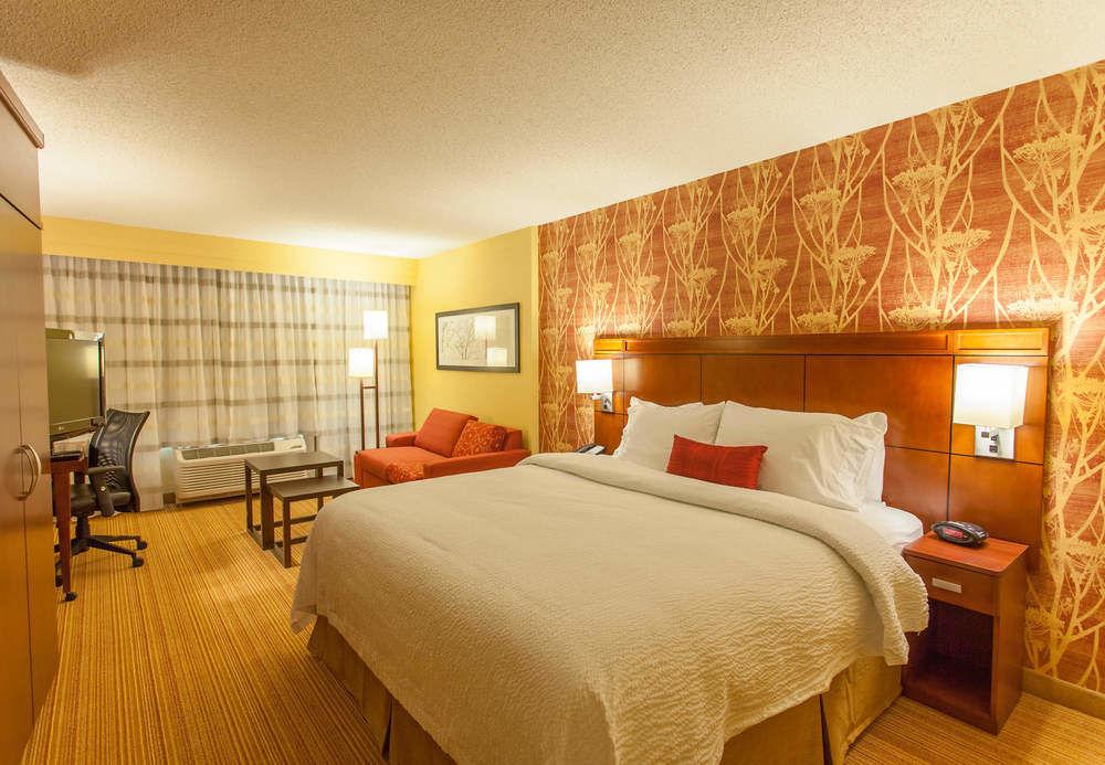 Courtyard By Marriott Charlotte Airport Loso Εξωτερικό φωτογραφία