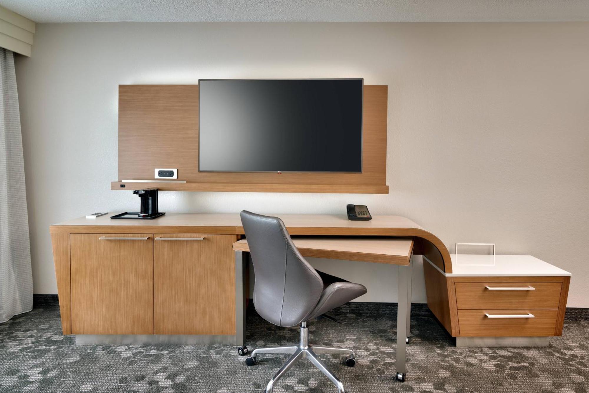Courtyard By Marriott Charlotte Airport Loso Εξωτερικό φωτογραφία