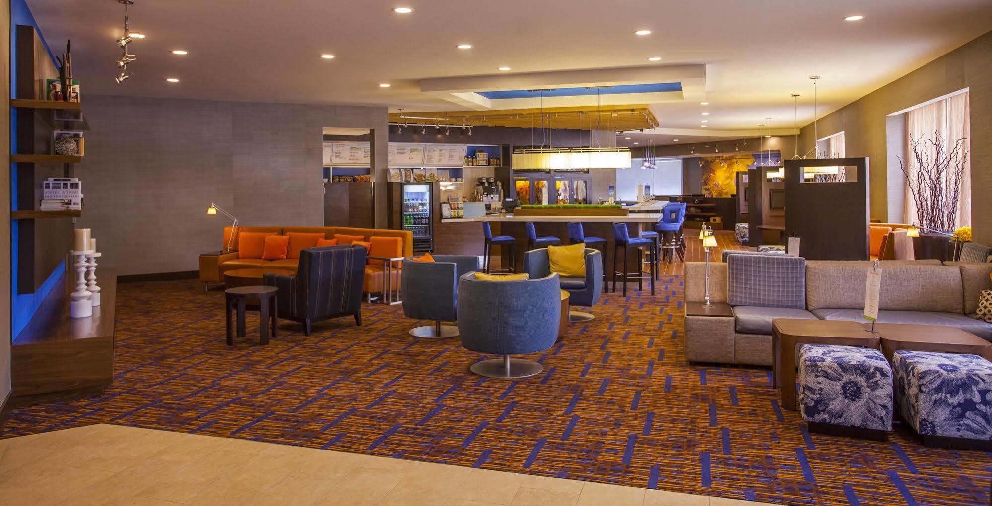 Courtyard By Marriott Charlotte Airport Loso Εξωτερικό φωτογραφία