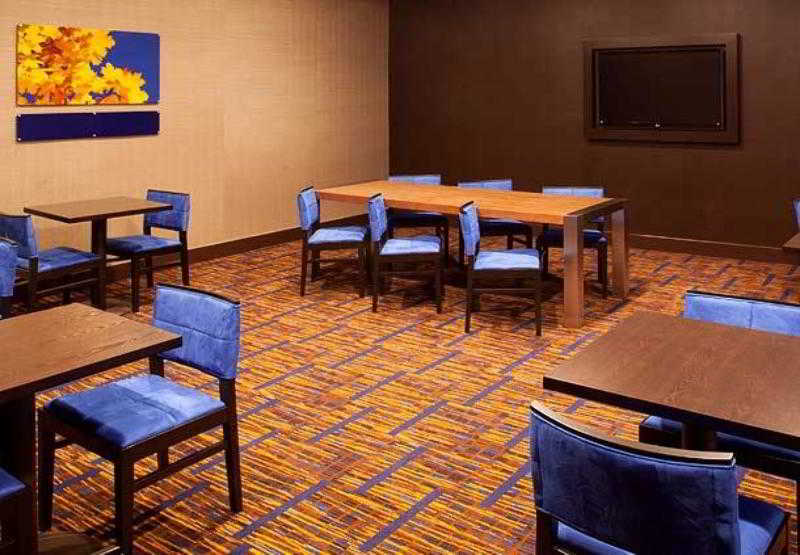 Courtyard By Marriott Charlotte Airport Loso Εξωτερικό φωτογραφία